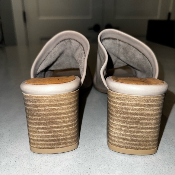 Bueno, soft leather, slip on sandal - Picture 3 of 5